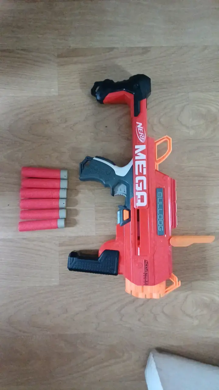 Lanzador Nerf Mega Bulldog con dardos - 2