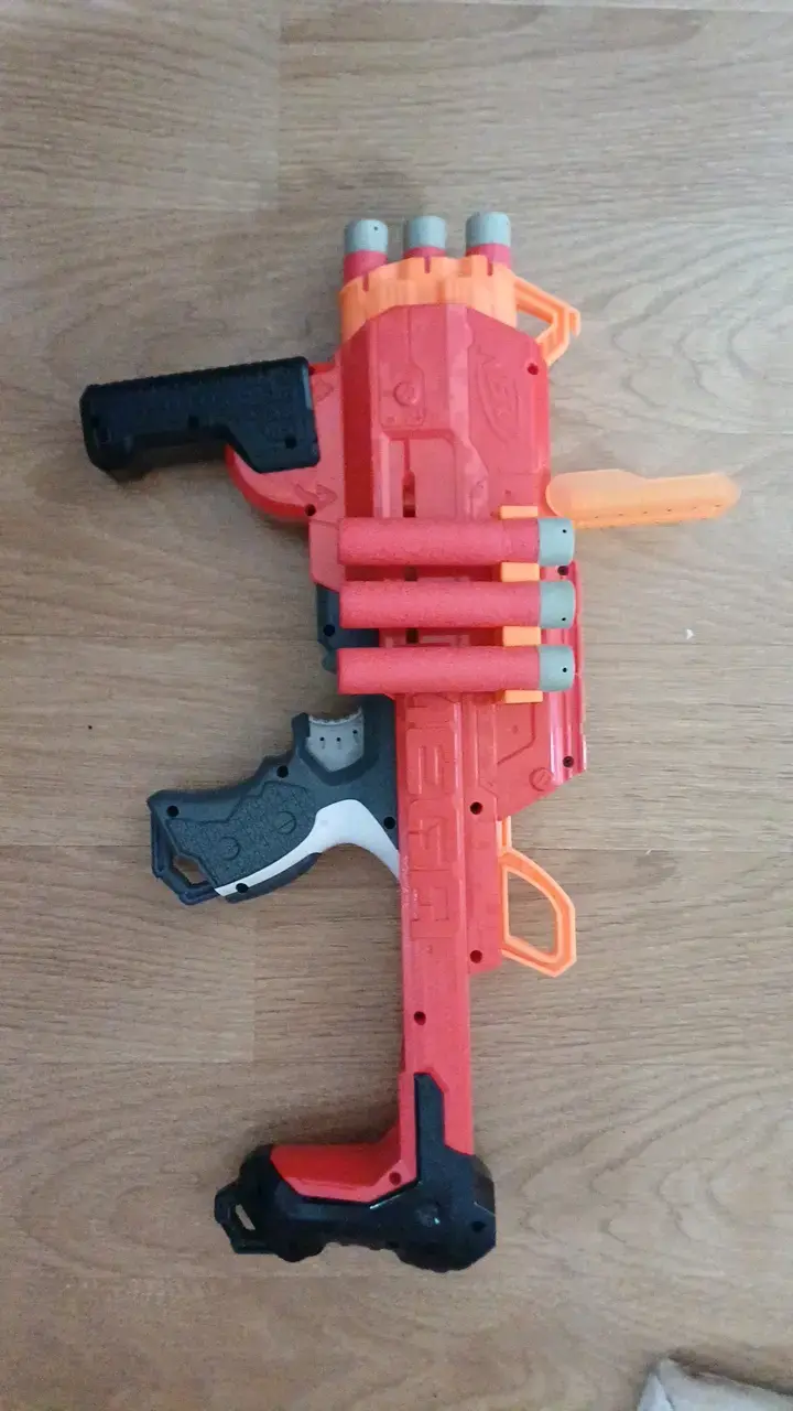 Lanzador Nerf Mega Bulldog con dardos - 3