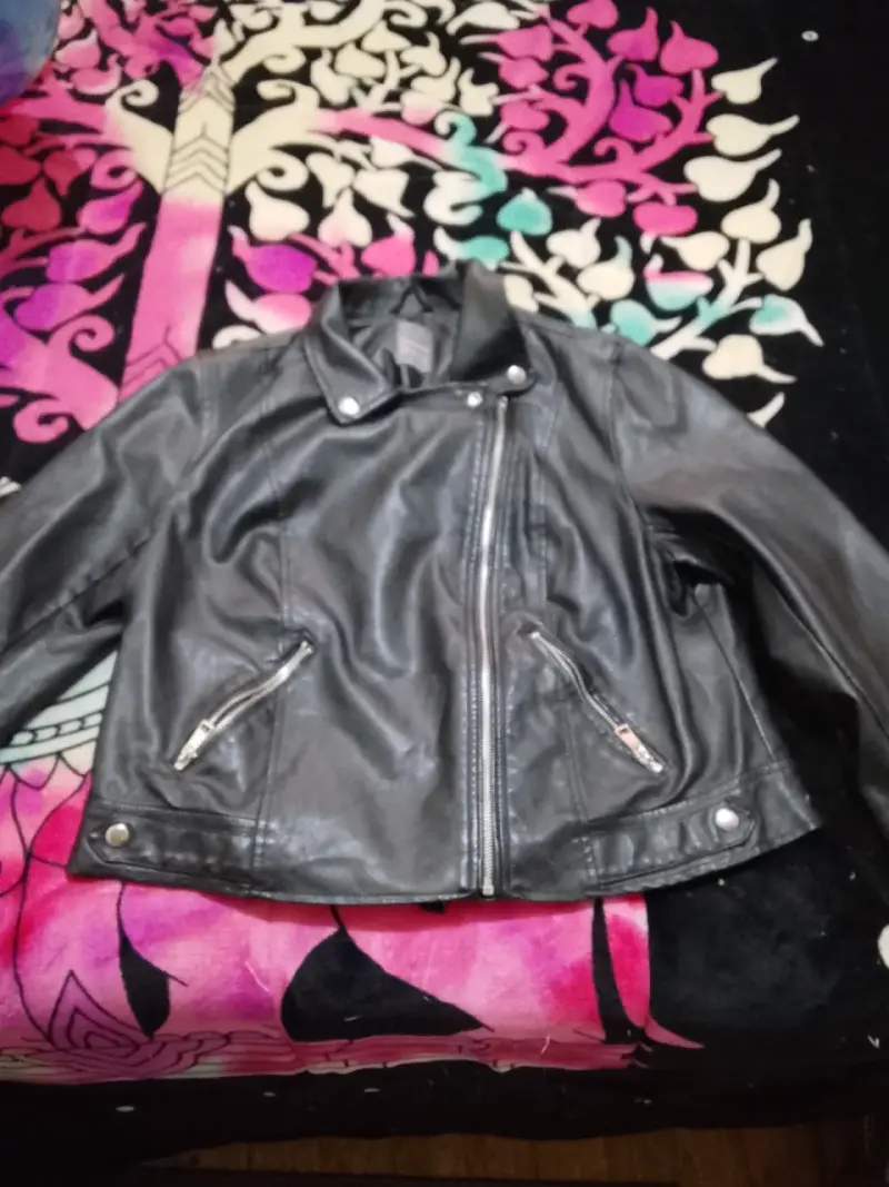 Chaqueta de cuero negra estilo motociclista - 2