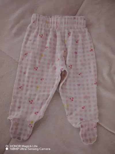 Pantalón de bebé con piecitos estampado - miniatura 1