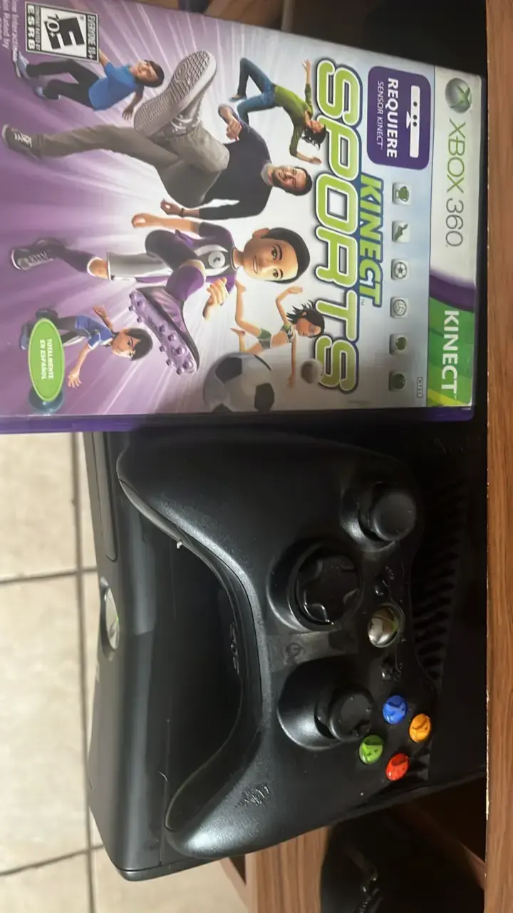Consola Xbox 360 con juegos y control - 3