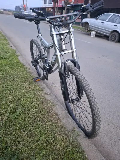 Bicicleta montaña Roldic con suspensión - miniatura 2