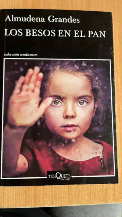Libro 'Los Besos en el Pan' de Almudena Grandes - miniatura 1