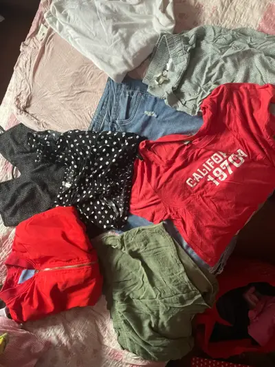 Lote de ropa variada para mujer - miniatura 1