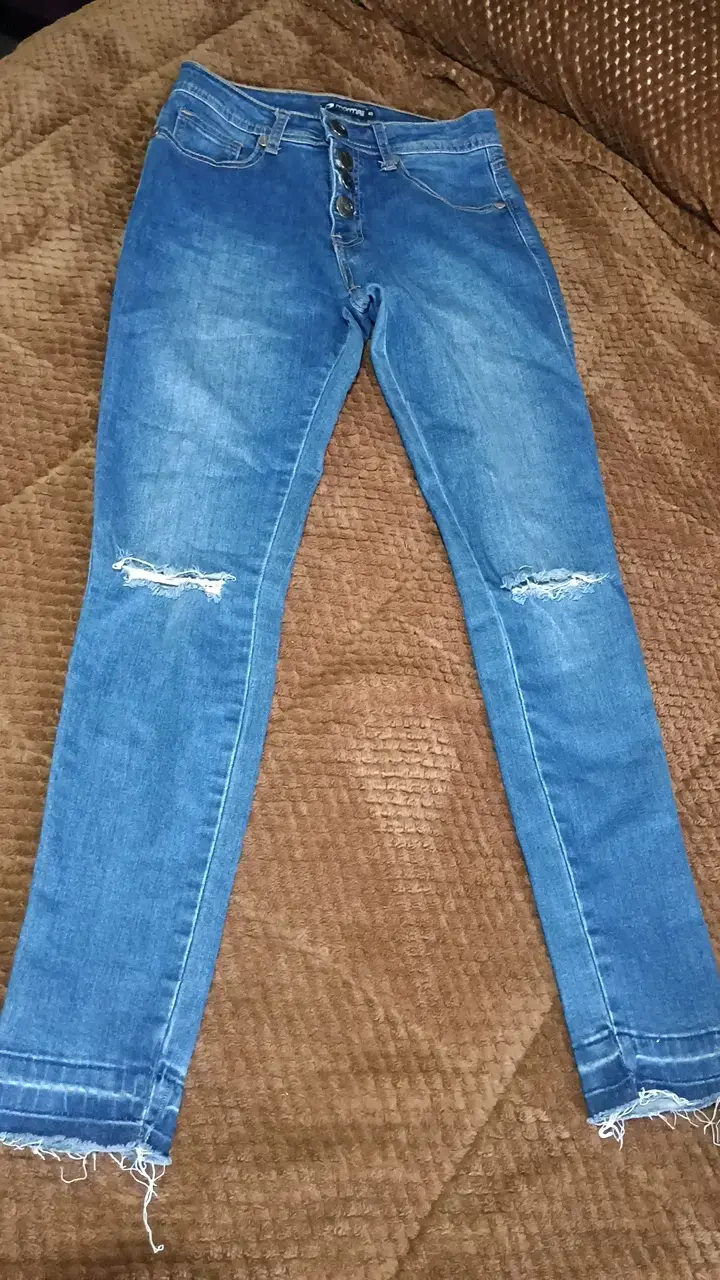 Jeans azules rasgados para mujer talla M - 1