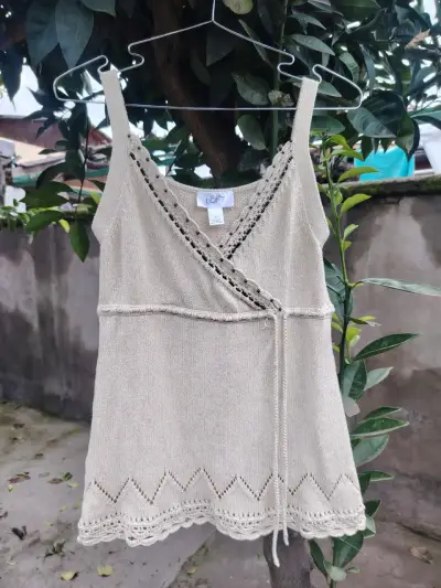 Polera de punto beige para mujer - miniatura 2
