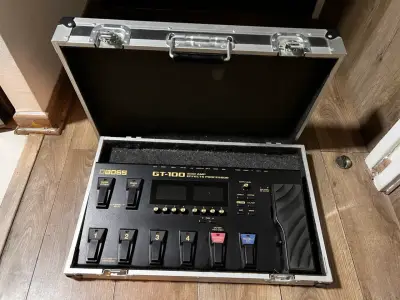 Pedalera de efectos Boss GT-100 con estuche - miniatura 2