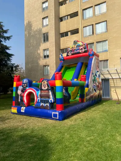 Tobogán Inflable Grande de Superhéroes - miniatura 4