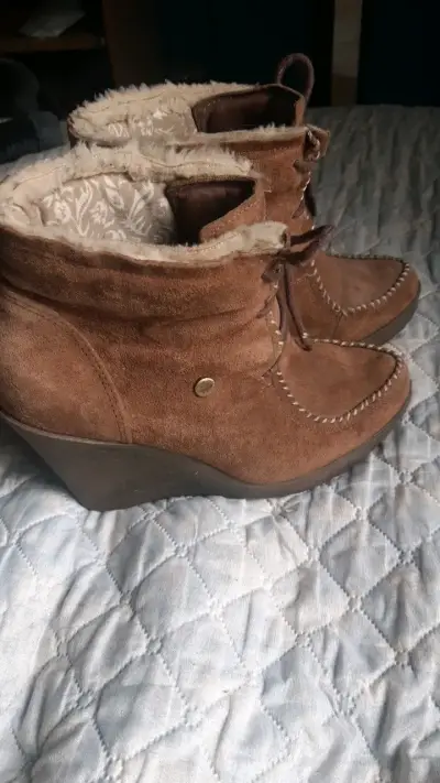 Botines de gamuza marrón con forro cálido - miniatura 1