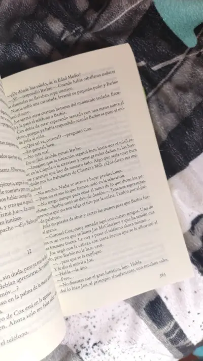 Libro 'La Cúpula' de Stephen King en buen estado - miniatura 6