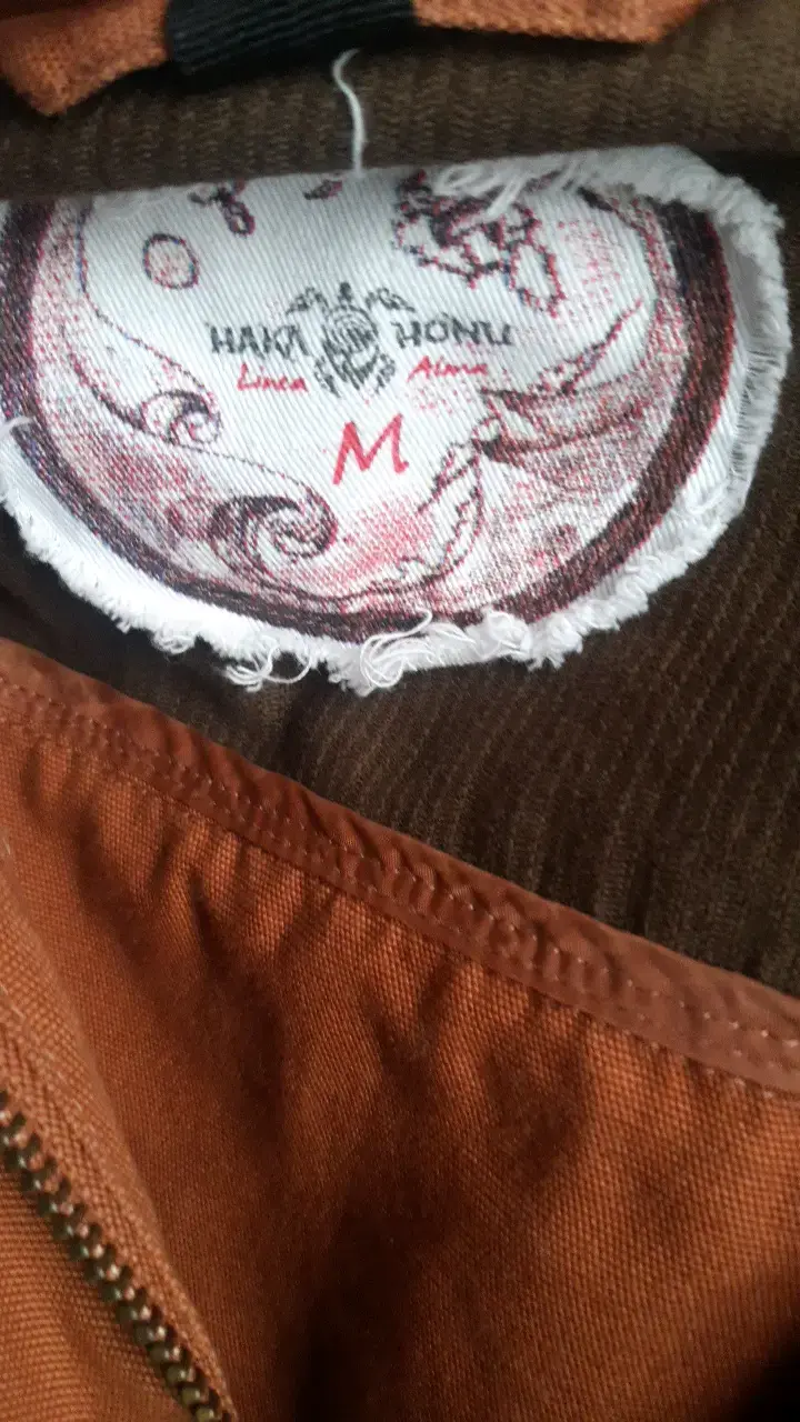 Chaqueta marrón con bolsillos grandes - 2