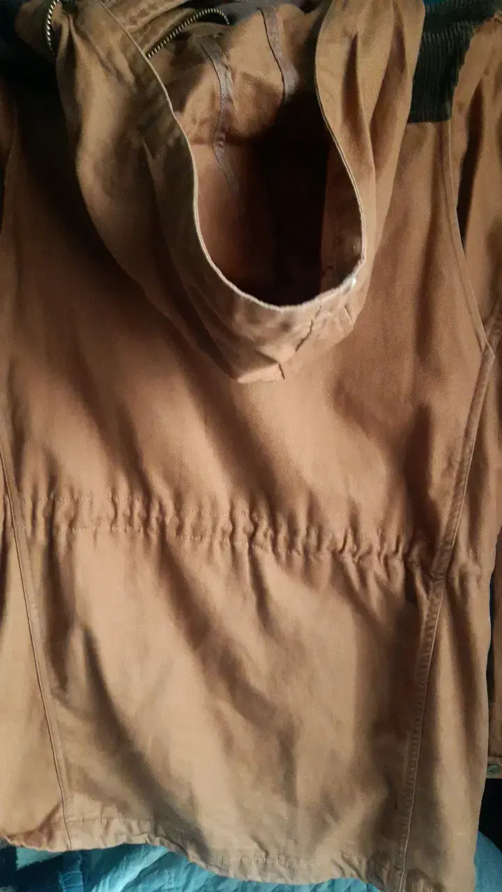 Chaqueta marrón con bolsillos grandes - 3