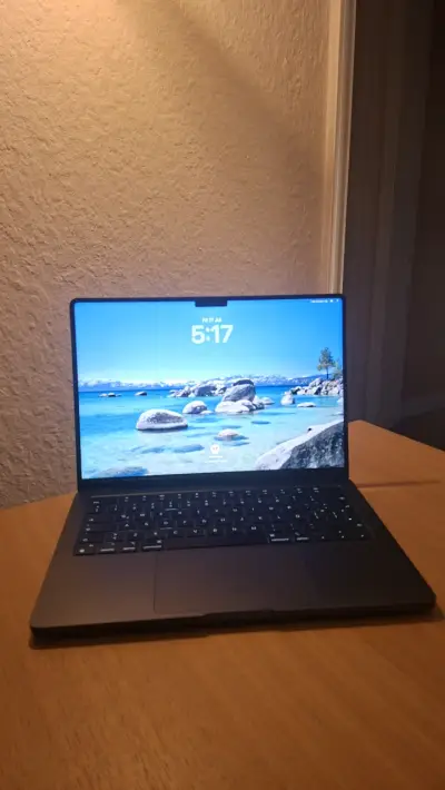 MacBook Pro 14" - M4, 16GB, 512 SSD - miniatura 3