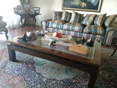 Mesa de centro de madera y vidrio estilo rústico - miniatura 2