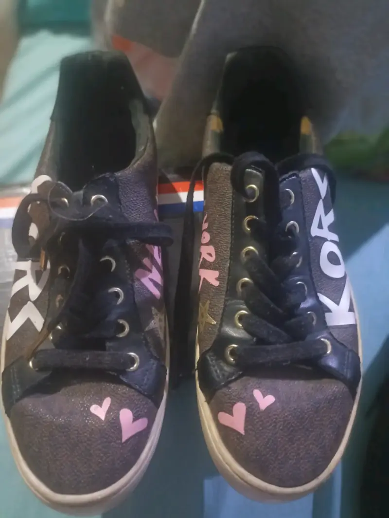 Zapatillas urbanas negras con diseño 'New York' - 2