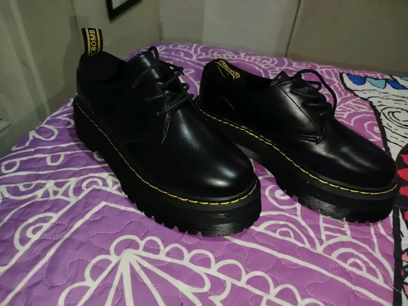Zapatos de cuero negro con plataforma estilo casual