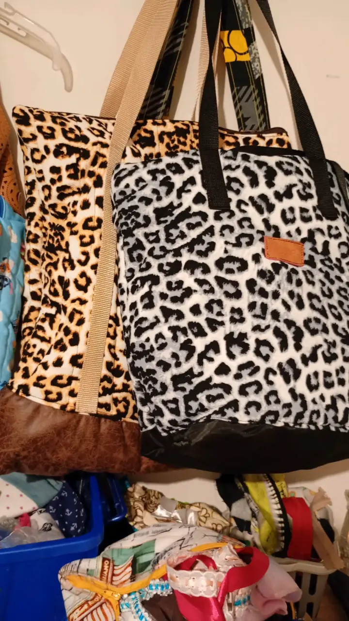 Bolso de cuero negro con detalles trenzados - 2