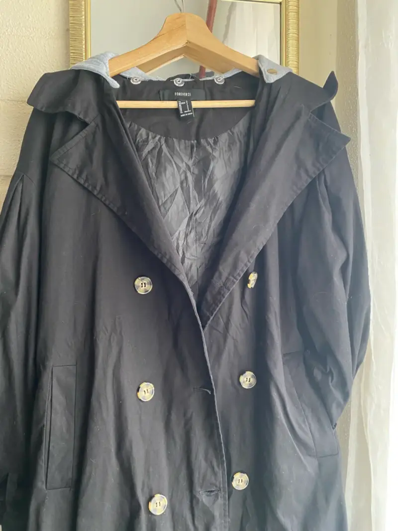 Abrigo negro largo Forever 21 con botones - 4
