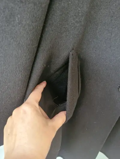 Abrigo negro de mujer Zara elegante - miniatura 3