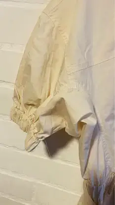 Vestido blanco con cinturón y mangas cortas - 5