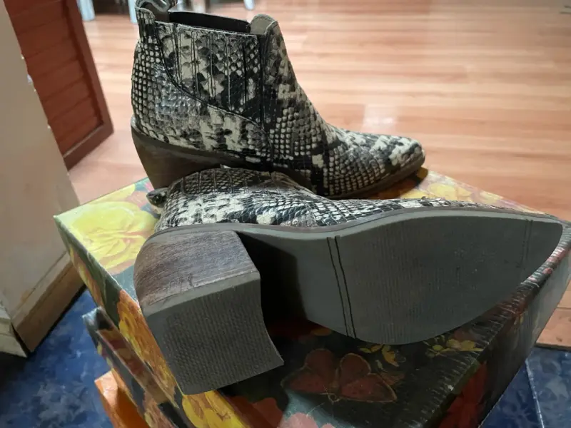Botines de cuero estilo serpiente para mujer - 4
