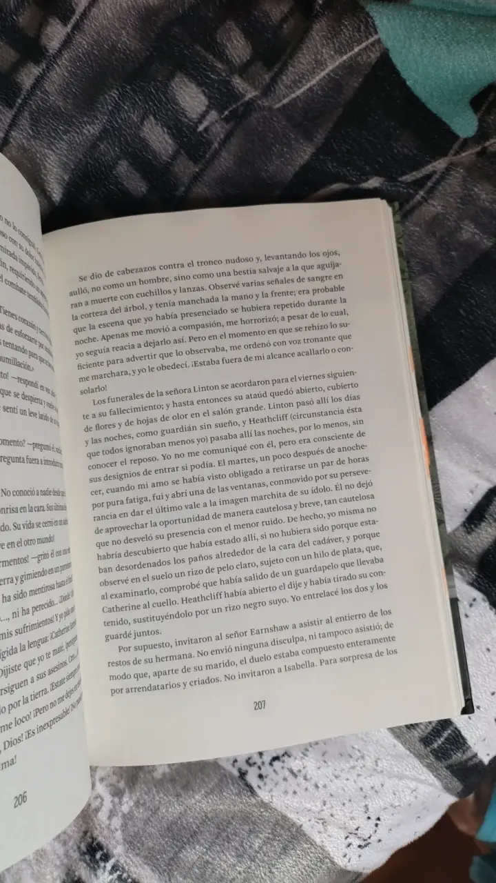 Libro Cumbres Borrascosas de Emily Brontë - 5