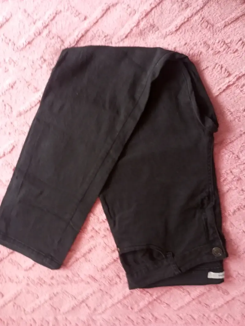 Pantalones de mezclilla negros para hombre