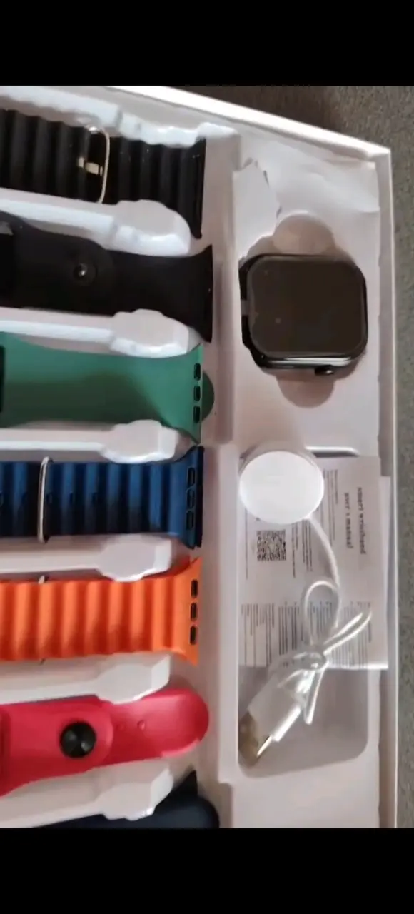Smartwatch con correas intercambiables y cargador - 1