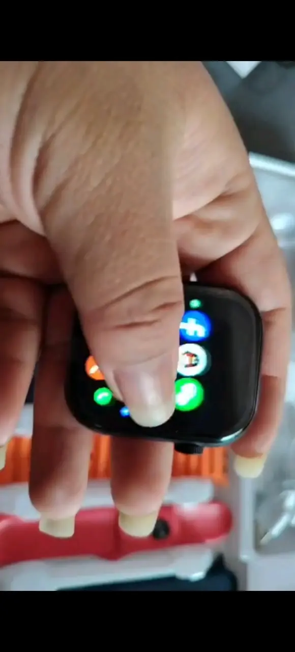 Smartwatch con correas intercambiables y cargador - 2