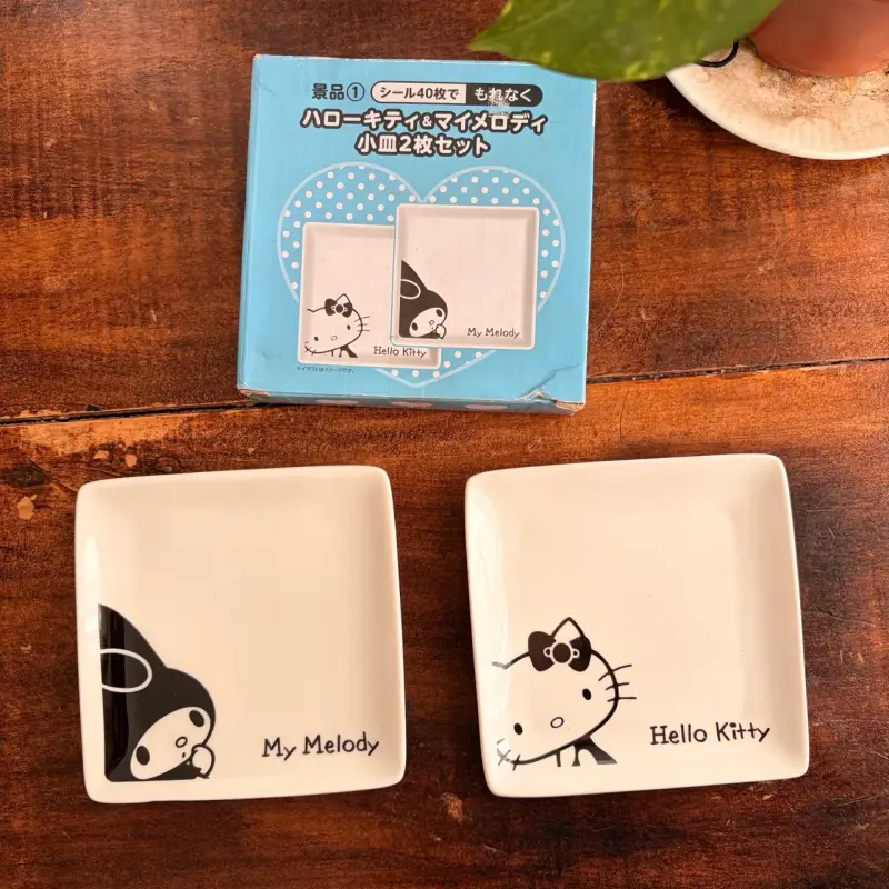 Set de platos Hello Kitty y My Melody - 1