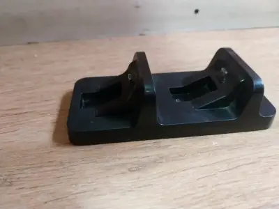 Cargador dual para controles de consola - miniatura 2