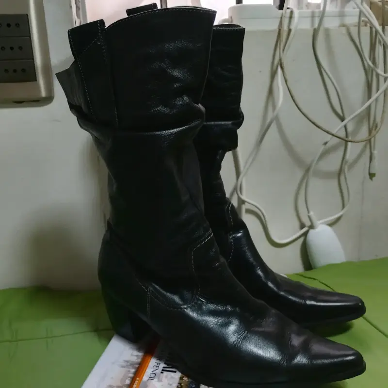 Botas de cuero negras para mujer con tacón - 2