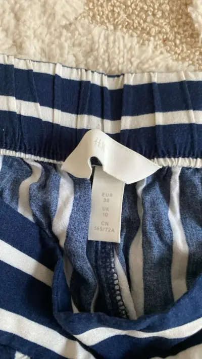 Shorts a rayas azul y blanco H&M - miniatura 2