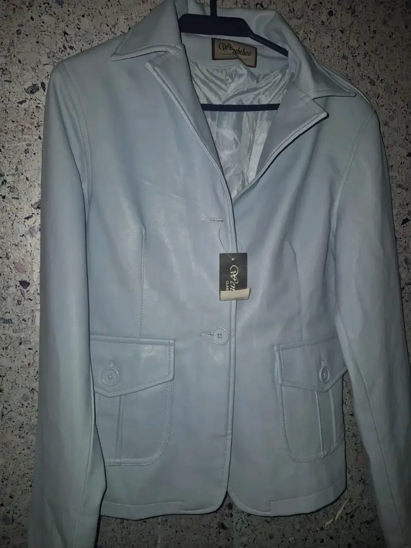 Chaqueta de cuero sintético color celeste para muj - 1