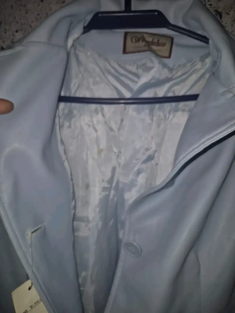 Chaqueta de cuero sintético color celeste para muj - 2