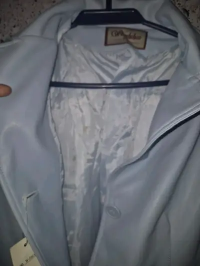 Chaqueta de cuero sintético color celeste para muj - miniatura 2
