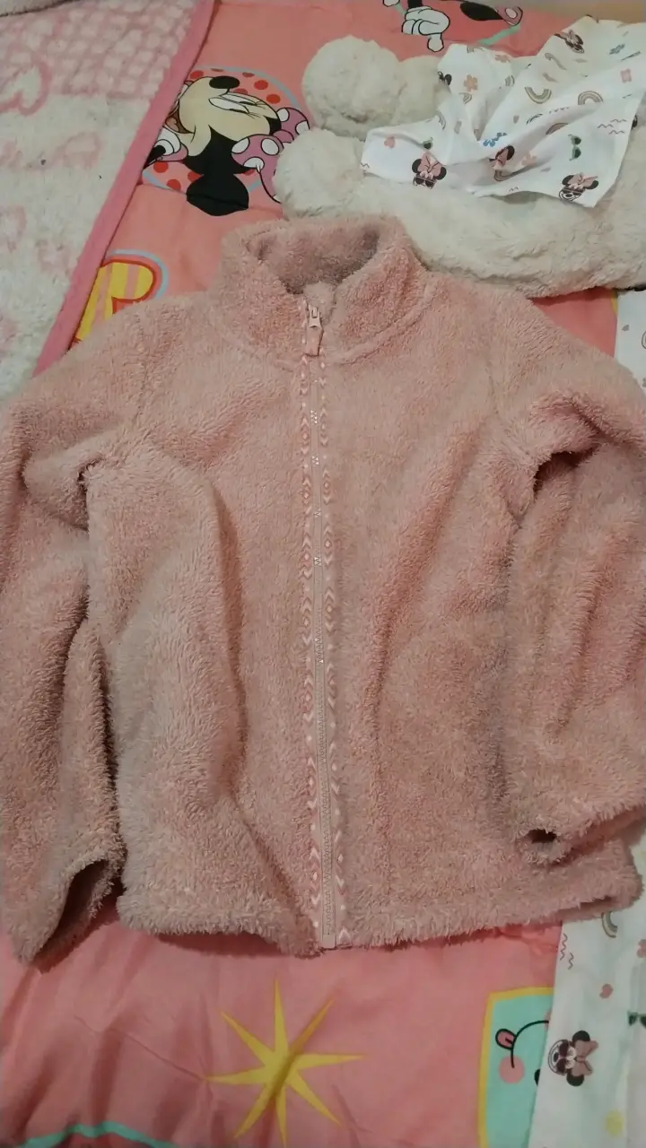 Chaqueta de polar rosada para niña