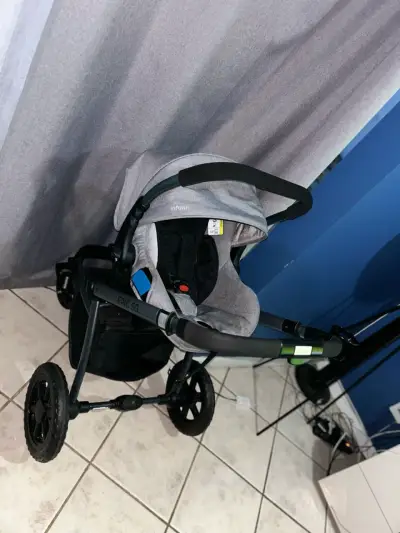 Coche de bebé gris con capota ajustable - miniatura 5
