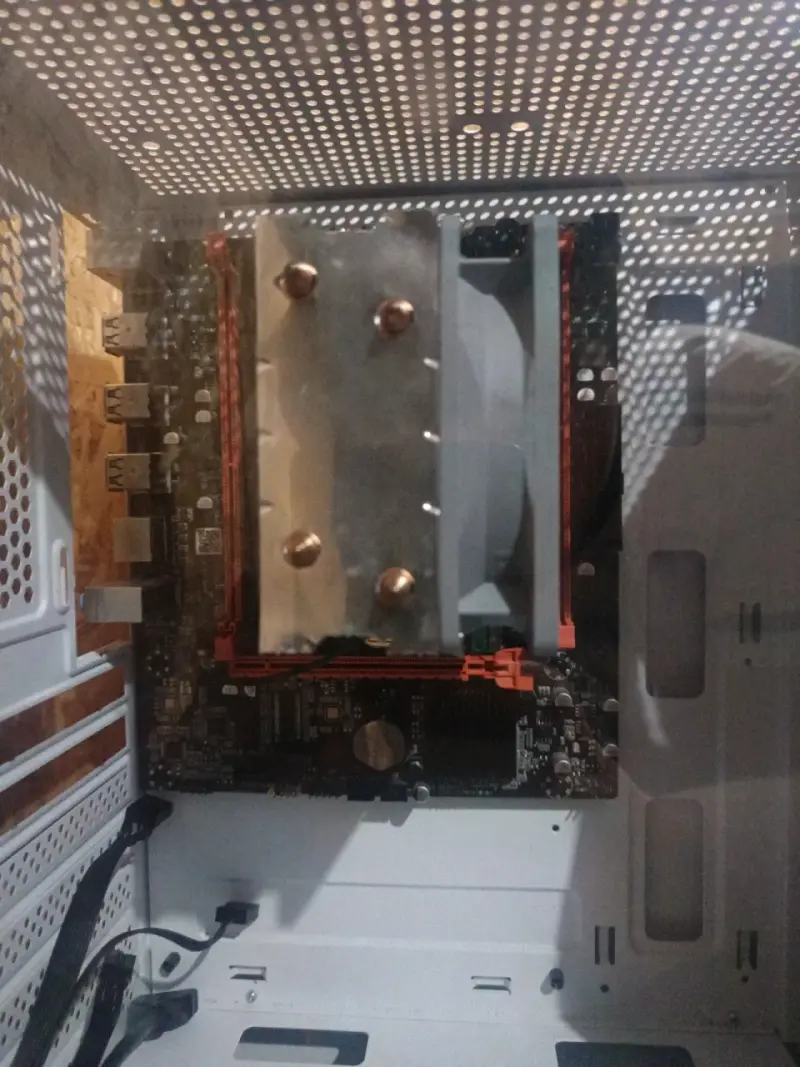 Combo de placa madre + cooler + procesador - 2