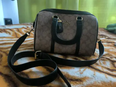 Bolso de mano Coach con diseño clásico - miniatura 1