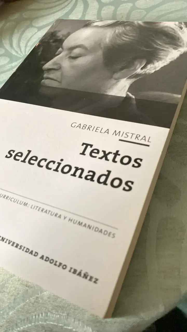 Libro 'Textos Seleccionados' de Gabriela Mistral - 4