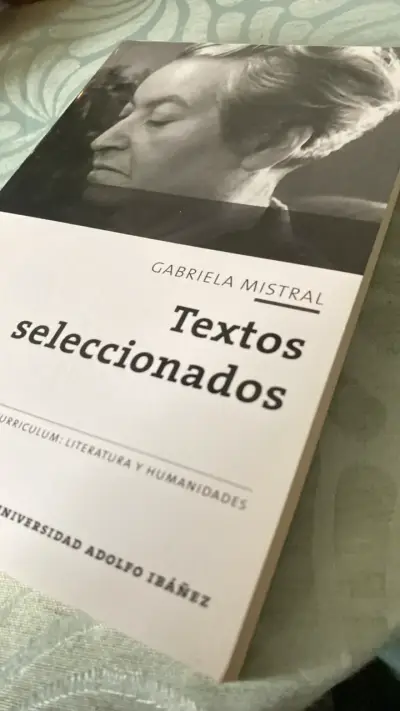 Libro 'Textos Seleccionados' de Gabriela Mistral - miniatura 4