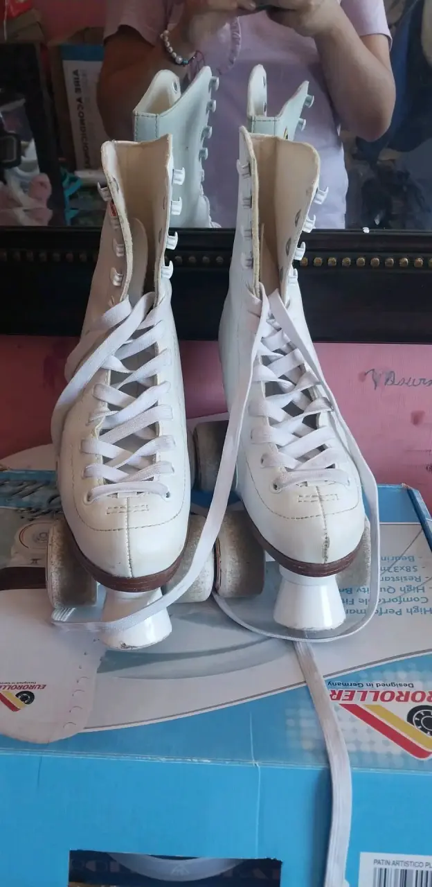 Patines artísticos blancos Euro Roller en buen estado