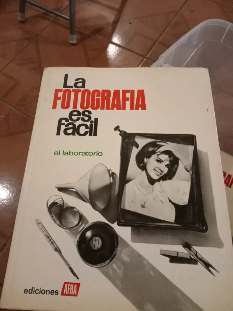 Libro 'La Fotografía es Fácil' Ediciones AFHA - 2
