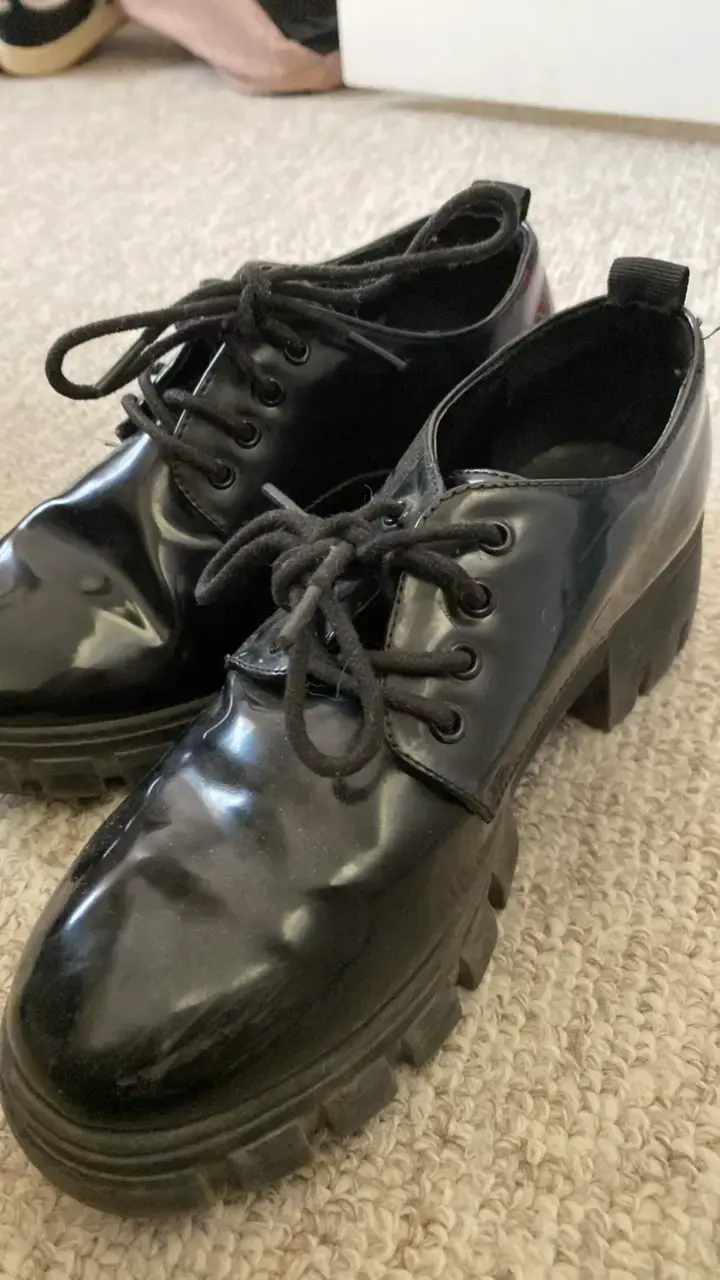 Zapatos de charol negro con plataforma - 2