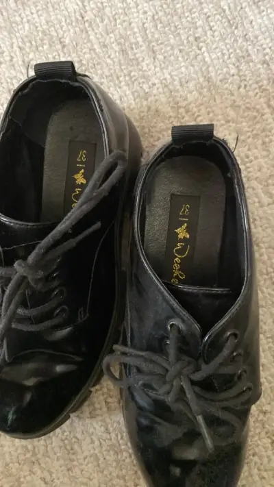 Zapatos de charol negro con plataforma - miniatura 3