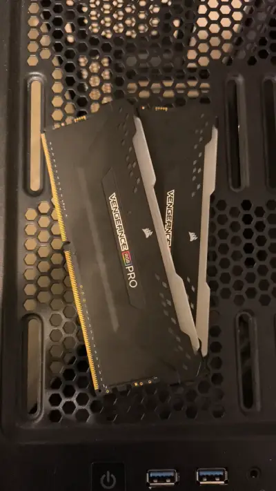 Memoria RAM Corsair Vengeance RGB Pro16GB 3200 Mhz - miniatura 1