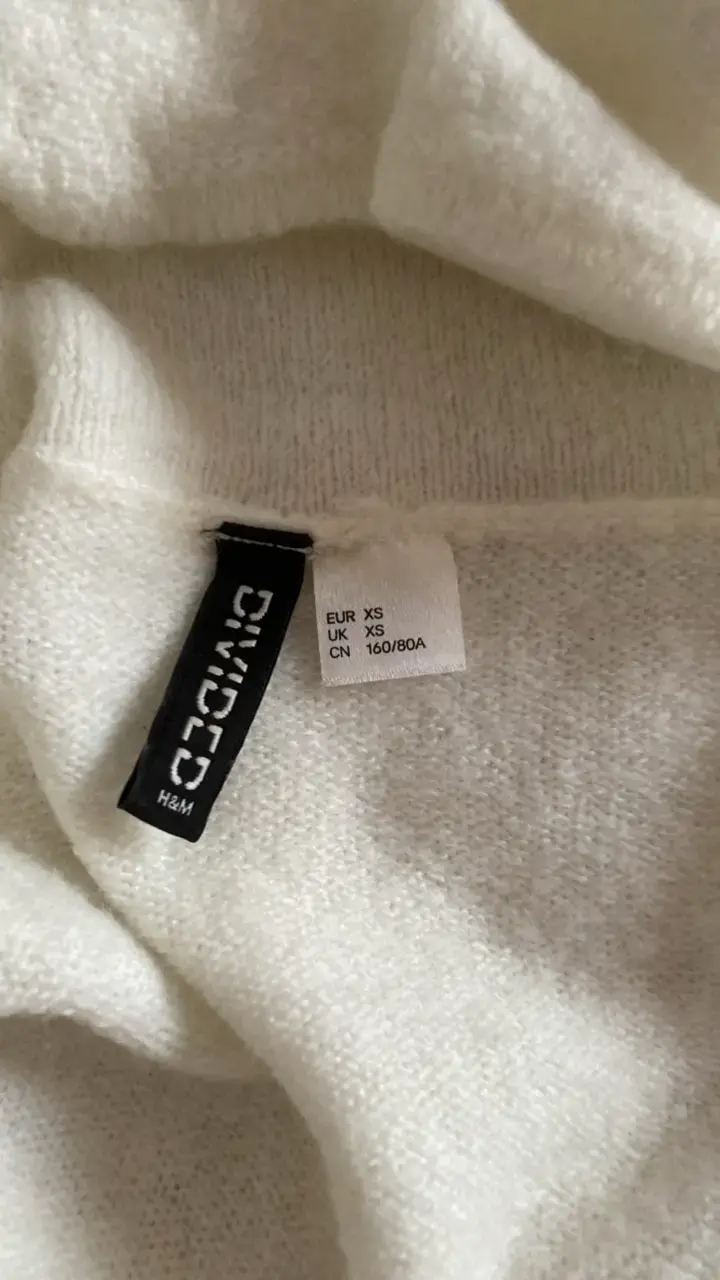 Suéter blanco de lana H&M con cuello amplio - 2