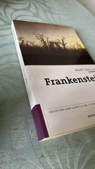 Libro Frankenstein de Mary Shelley - Edición Universidad Adolfo Ibáñez - miniatura 3
