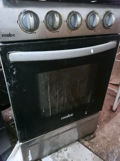 Cocina a gas Mabe con horno incorporado - miniatura 1